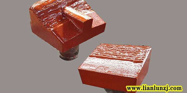 <i style='color:red'>19p04-16</i>破碎機(jī)錘頭磨損原來是由這些因素引起的？